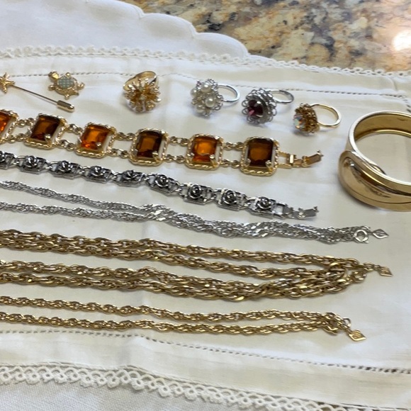 VINTAGE, SARAH COVENTRY CANADA, JEWELLERY BUNDLE - Picture 2 of 10